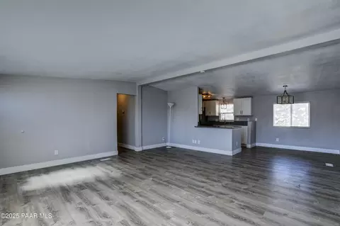 9285 E Wolf Rd, Dewey, AZ 86327 photo 6