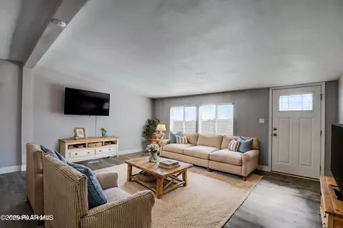 9285 E Wolf Rd, Dewey, AZ 86327 photo 4