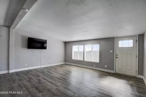 9285 E Wolf Rd, Dewey, AZ 86327 photo 5