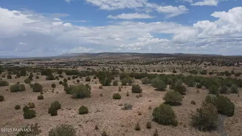 1595 E Verde Ranch Rd, Paulden, AZ 86334 photo 2