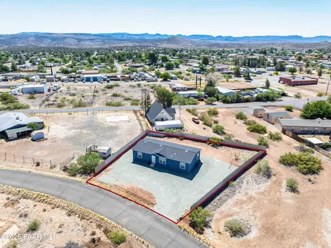15869 S Chestnut Ln, Cordes Lakes, AZ 86333