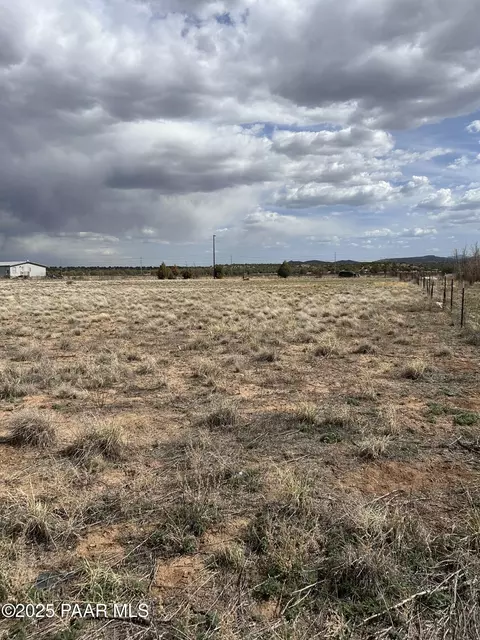 0 W Santa Fe Rd, Paulden, AZ 86334