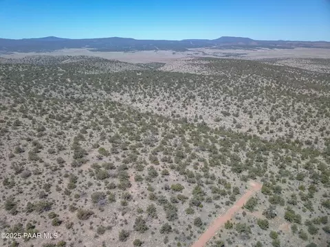 193 W Everwood Trl, Seligman, AZ 86337