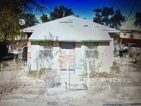 22380 W Picacho Ave, Seligman, AZ 86337