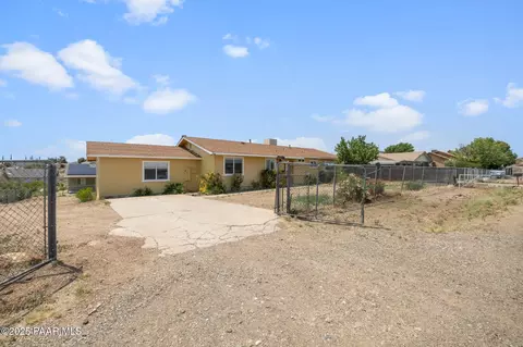 13792 S Red Bird Ln, Mayer, AZ 86333