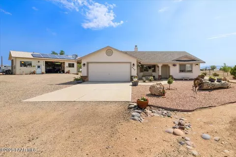 900 W Road 2 S, Chino Valley, AZ 86323