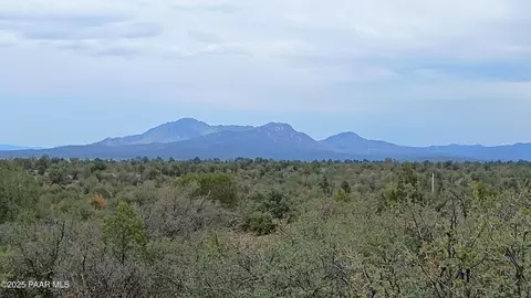 000 Simmons Way, Prescott, AZ 86305