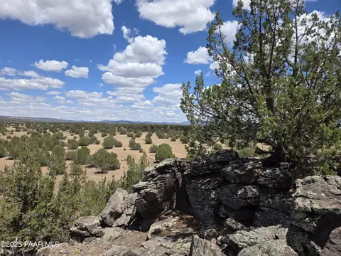 165 Off Old Hwy 66, Ash Fork, AZ 86320