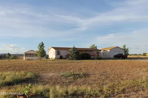 486 E Grand Canyon Rd, Paulden, AZ 86334