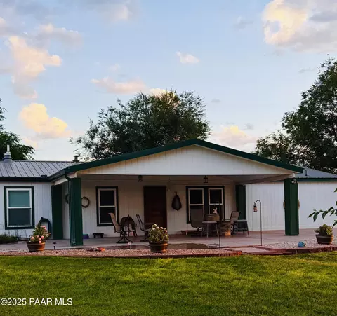 1850 W Kings Ct, Paulden, AZ 86334
