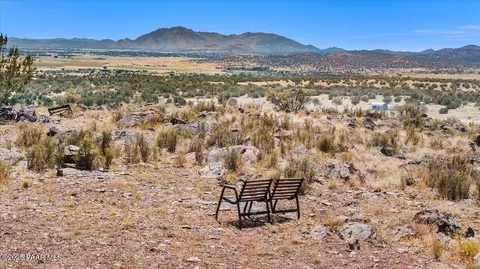 1555 E Great Pl, Paulden, AZ 86334