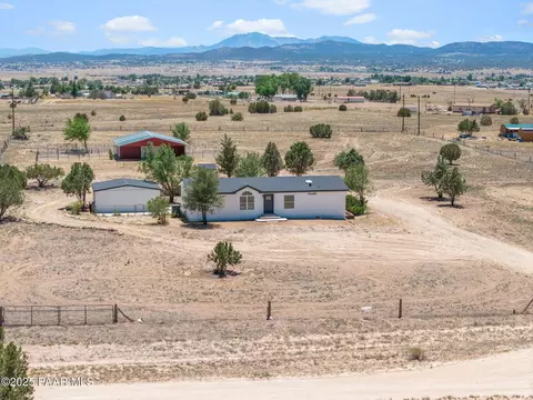 925 W Gina Marie Blvd, Paulden, AZ 86334