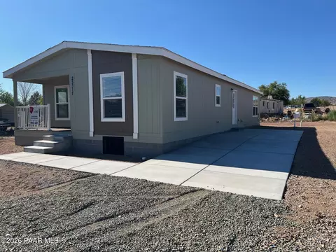 25317 N Lakeside Dr, Paulden, AZ 86334