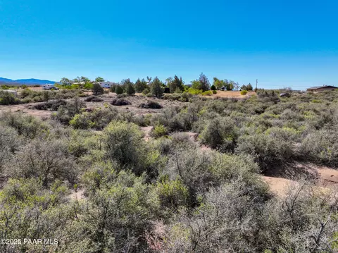 7995 W Farringdon Ln, Kirkland, AZ 86332