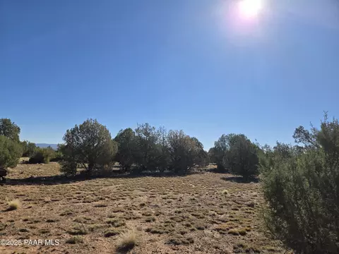 2 E Raney Rd, Ash Fork, AZ 86320 photo 4