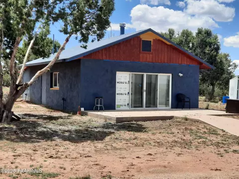47683 N Deadwood Dr, Seligman, AZ 86337