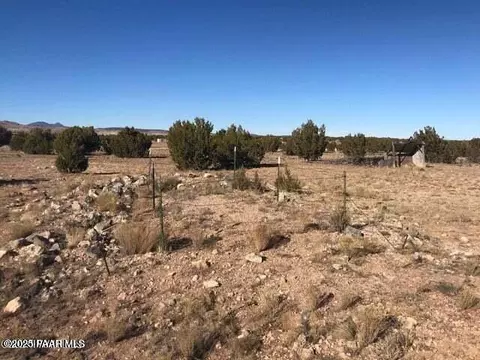 9800 W Boiling Pot Rd, Ash Fork, AZ 86320 photo 3