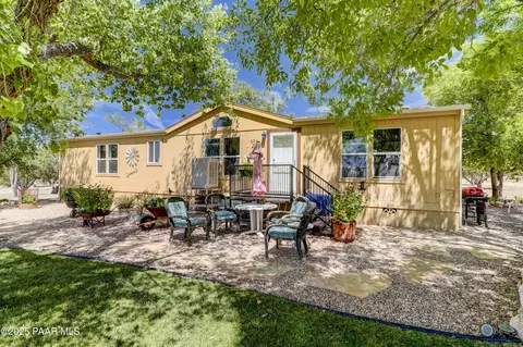 990 W Valleri Ann Rd, Paulden, AZ 86334