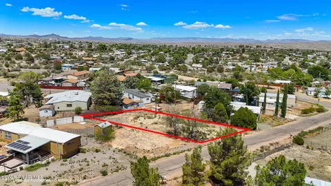 20768 E Antelope Rd, Mayer, AZ 86333 photo 2