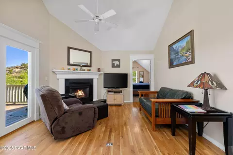 Living - 562 E 568 E Juniper Dr #1 & 2, Prescott, AZ 86303 photo 2 of 2