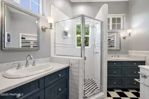 Bath - 562 E 568 E Juniper Dr #1 & 2, Prescott, AZ 86303 photo 1 of 4