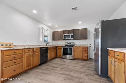 Kitchen - 11613 E Silver Spur, Dewey, AZ 86327 photo 1 of 1