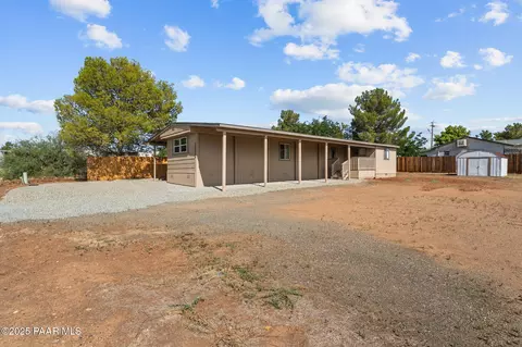 20524 E Concho Ln, Mayer, AZ 86333