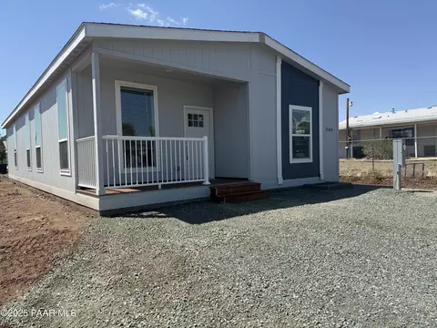 20605 E Conestoga Dr, Mayer, AZ 86333