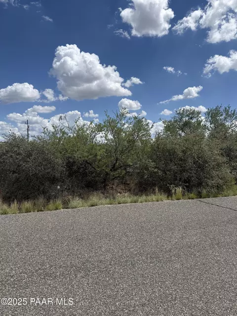 16177 S Black Mountain Rd, Mayer, AZ 86333