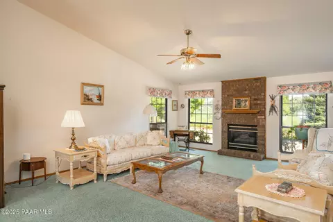 11452 E Turquoise Cir, Dewey, AZ 86327 photo 5