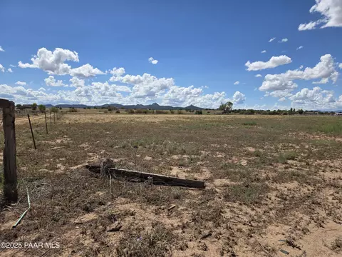 25650 N Trinity Rnch Rd, Paulden, AZ 86334