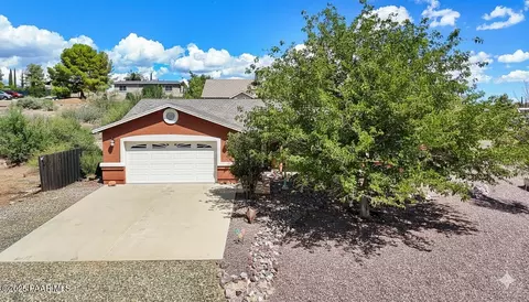 17798 E Trails End Rd, Mayer, AZ 86333