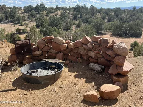 296 Quartz Hill Rd, Ash Fork, AZ 86320 photo 4