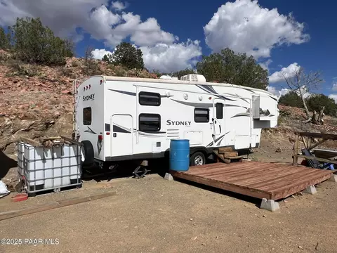 296 Quartz Hill Rd, Ash Fork, AZ 86320 photo 2