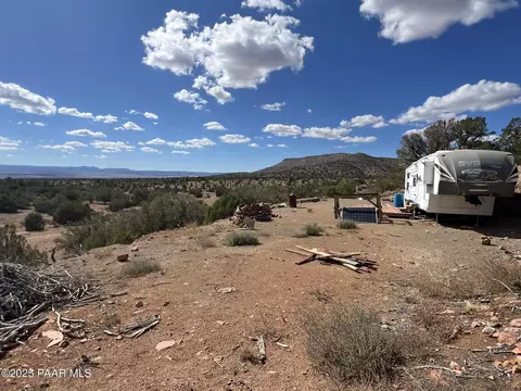 296 Quartz Hill Rd, Ash Fork, AZ 86320 photo 3