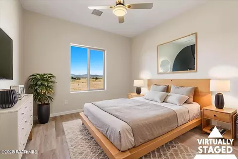Bedroom - 504 E Ocotillo Ln, Paulden, AZ 86334 photo 5 of 5