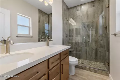 Bath - 504 E Ocotillo Ln, Paulden, AZ 86334 photo 1 of 2