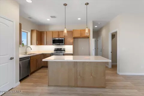 Kitchen - 504 E Ocotillo Ln, Paulden, AZ 86334 photo 2 of 3