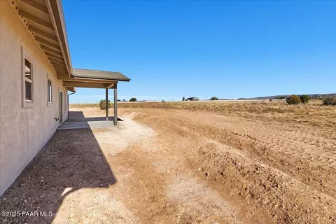 Exterior - 504 E Ocotillo Ln, Paulden, AZ 86334 photo 4 of 5