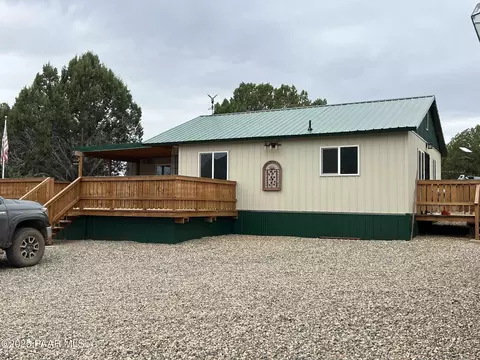 52 Crow St, Seligman, AZ 86337