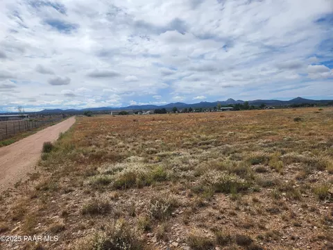 0 Sunhawk Rd, Paulden, AZ 86334