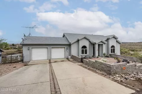 17862 E Hummingbird Ln, Mayer, AZ 86333