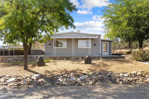 17231 E Panorama Dr, Mayer, AZ 86333