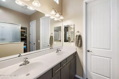 Bath - 12925 E Vega St, Dewey, AZ 86327 photo 1 of 2