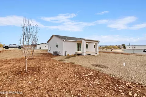 20025 E Saguaro Dr, Mayer, AZ 86333