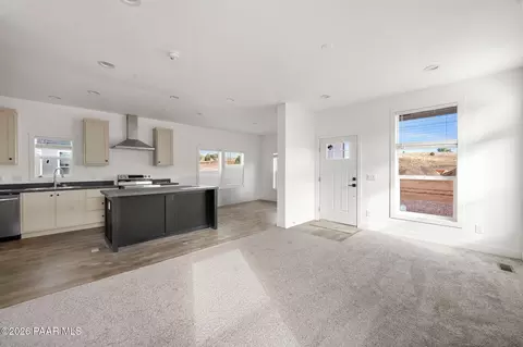 39 E Abra Rd, Paulden, AZ 86334 photo 4