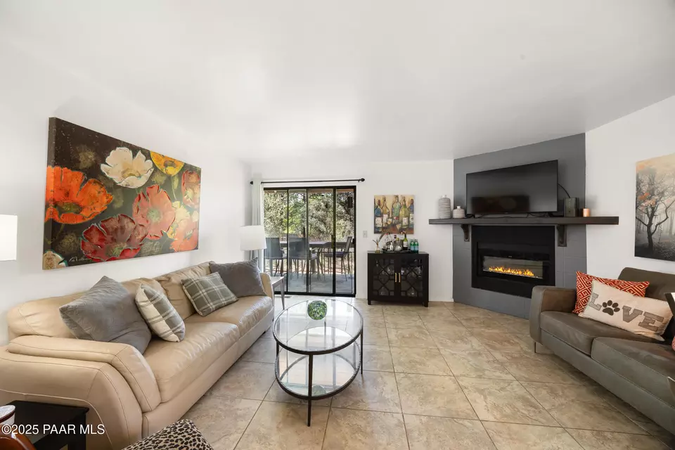 Living - 914 Old Stage Rd, Prescott, AZ 86303 photo 2 of 3