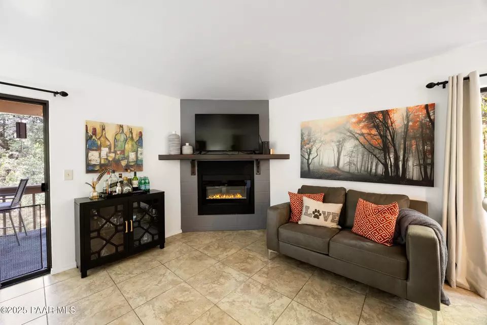 Living - 914 Old Stage Rd, Prescott, AZ 86303 photo 1 of 3