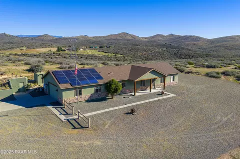 7925 S Lone Spruce Dr, Mayer, AZ 86333