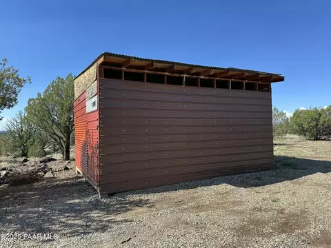 1325 W Ralphs Cir, Ash Fork, AZ 86320